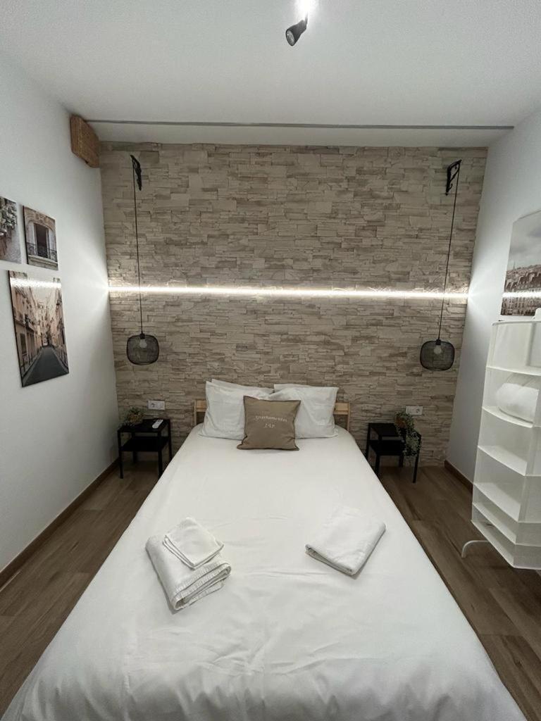Apartamentos Pino Benidorm Værelse billede