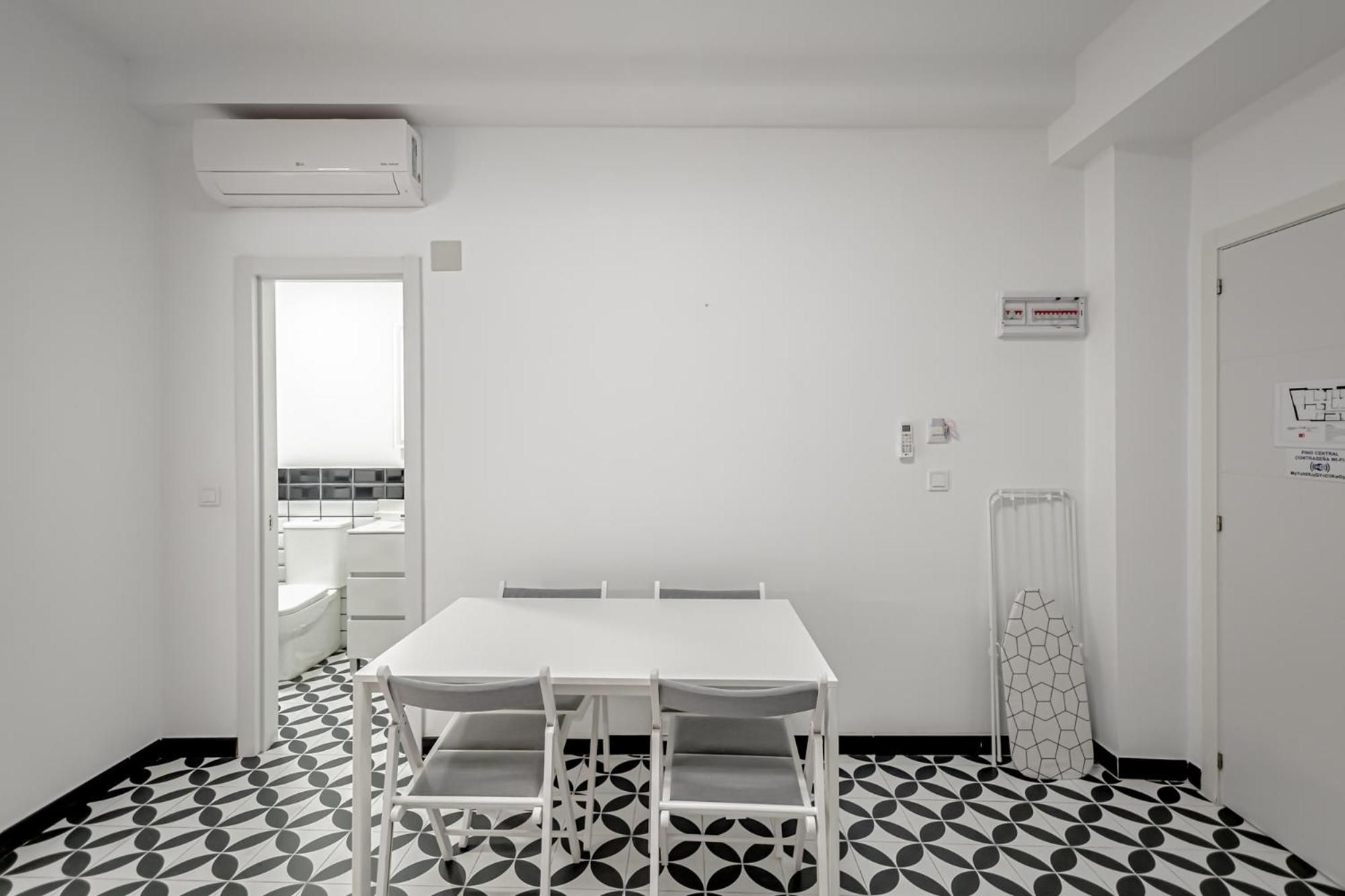 Apartamentos Pino Benidorm Værelse billede